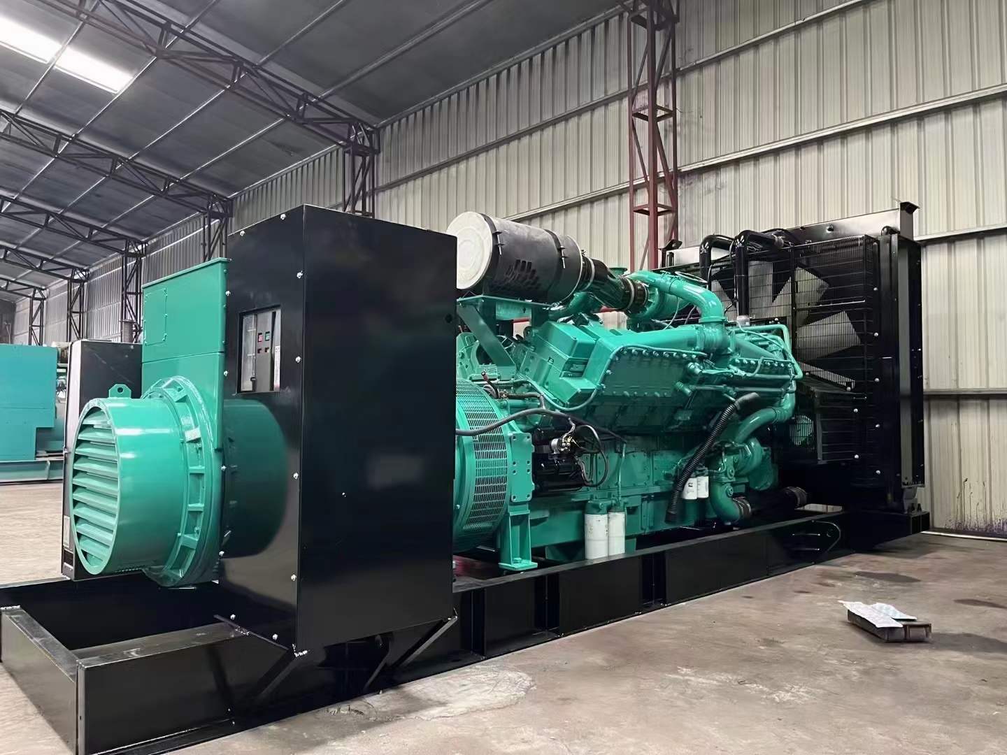 高淳如何降低 800kW 柴油发电机输出电流的波动？